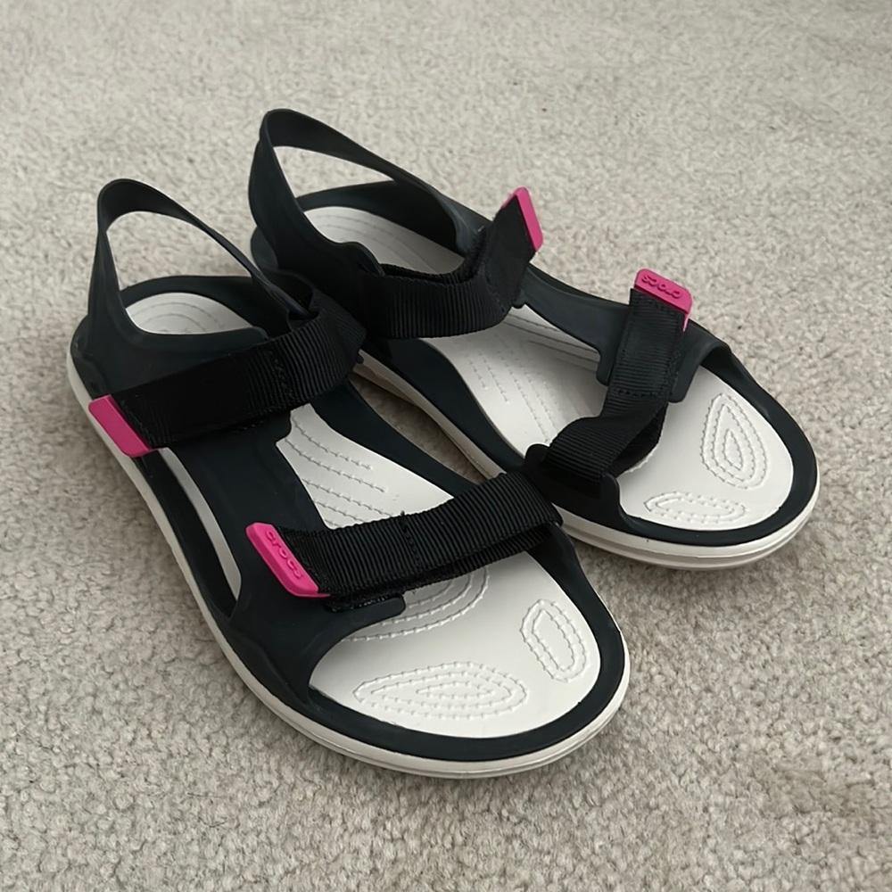 Crocs Women’s Swiftwater Sandals Size 9